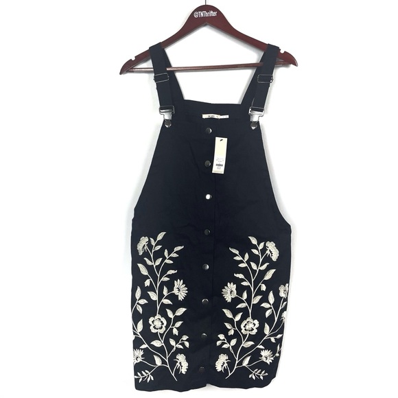 NWT Francesca's Mi Ami Arica Floral Embroidered Overall Dress Black Size Large - Picture 13 of 13